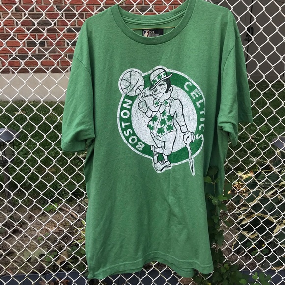 Vintage Boston Celtics Tshirt - Picture 1 of 3